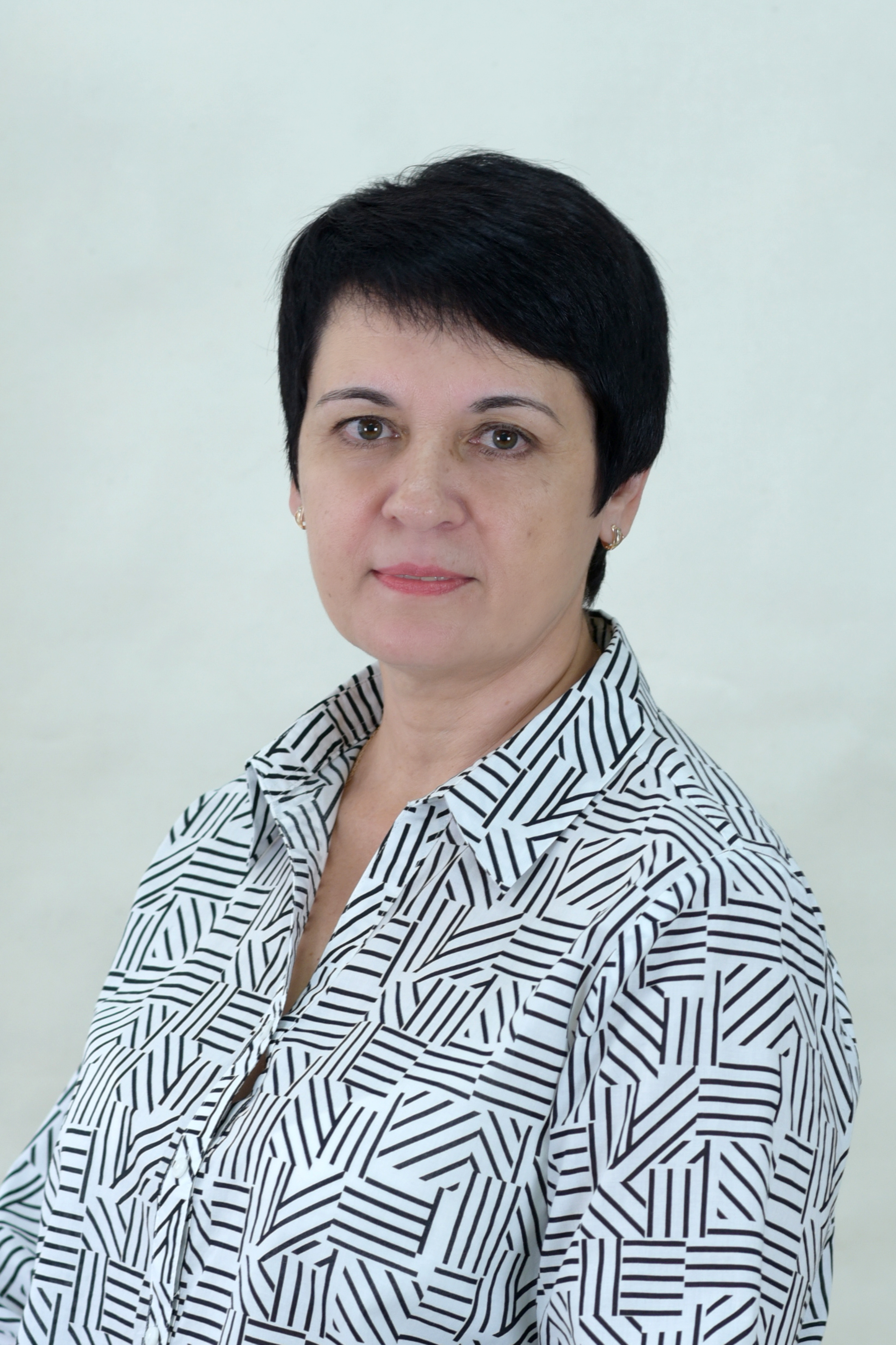 Учитель- логопед Хазова Елена Геннадьевна.